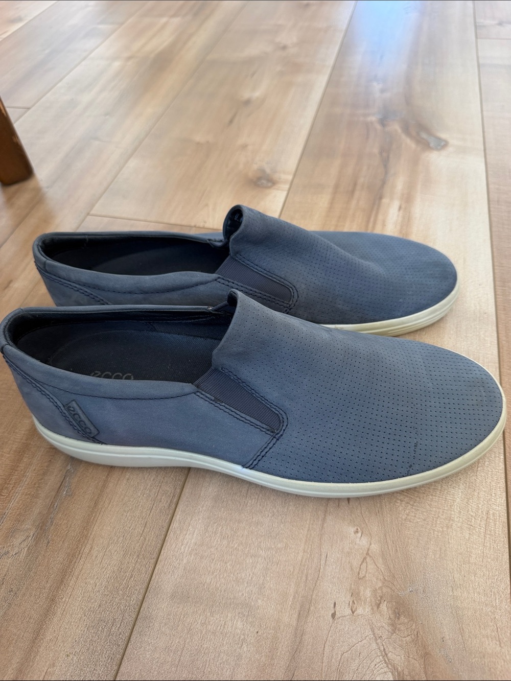 ECCO Men’s Slip-On Casual Sneakers in Navy